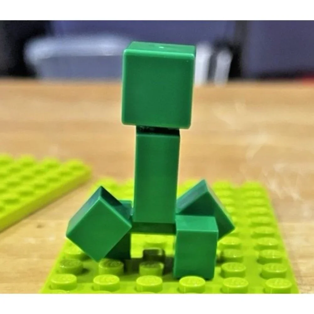LEGO Minifigure Creeper Minecraft Minifigure min012 Retired Fast Shipping - Picture 3 of 7